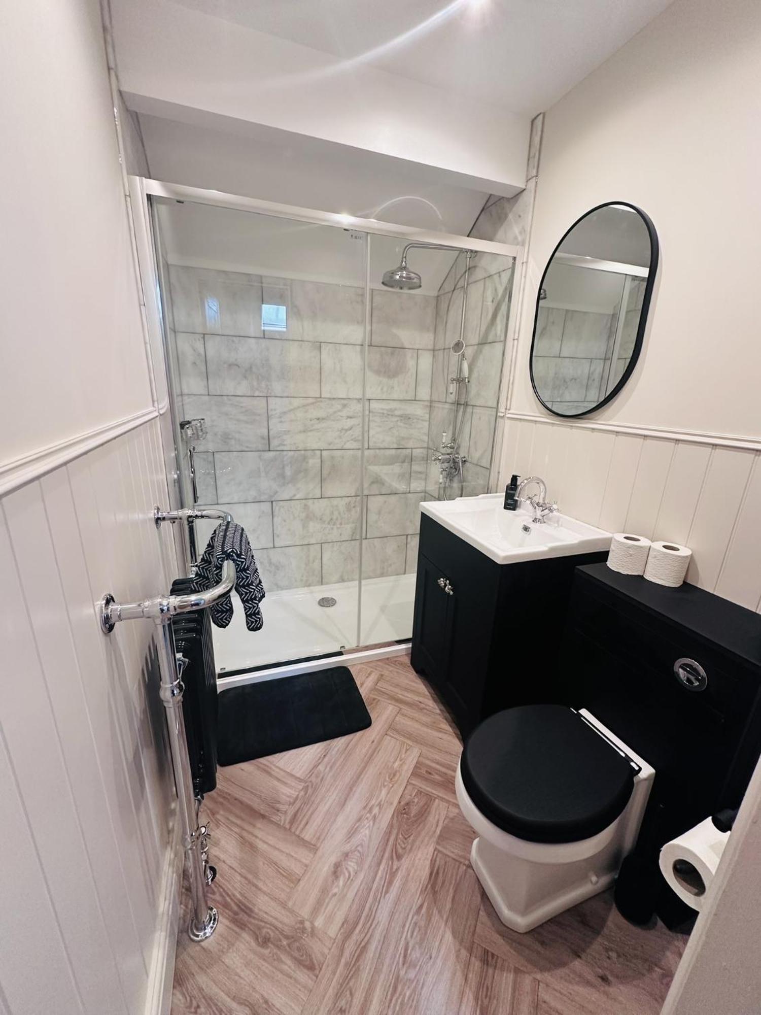 Charming Riverside With Parking Apartment Kendal