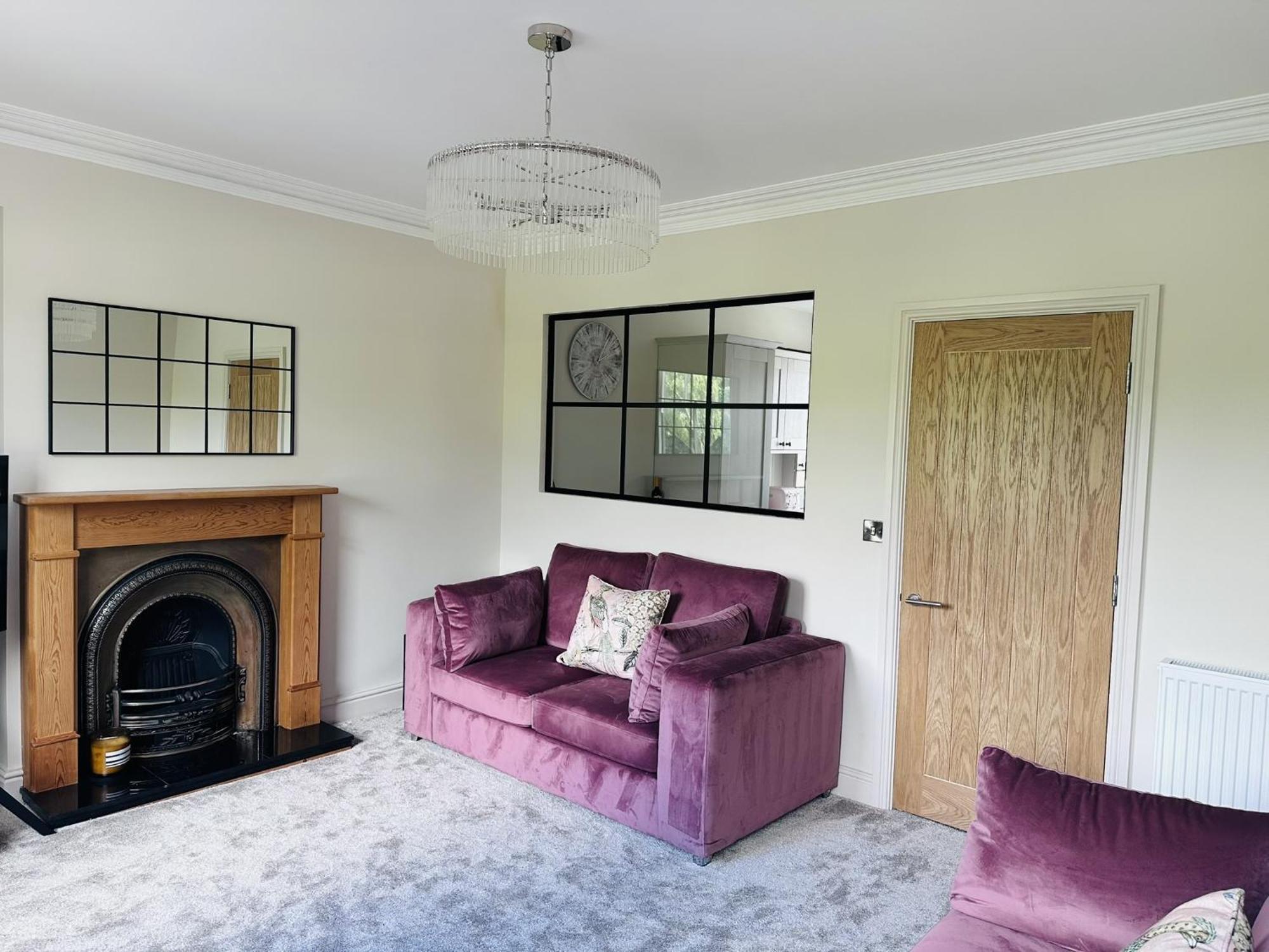 Charming Riverside With Parking Apartment *